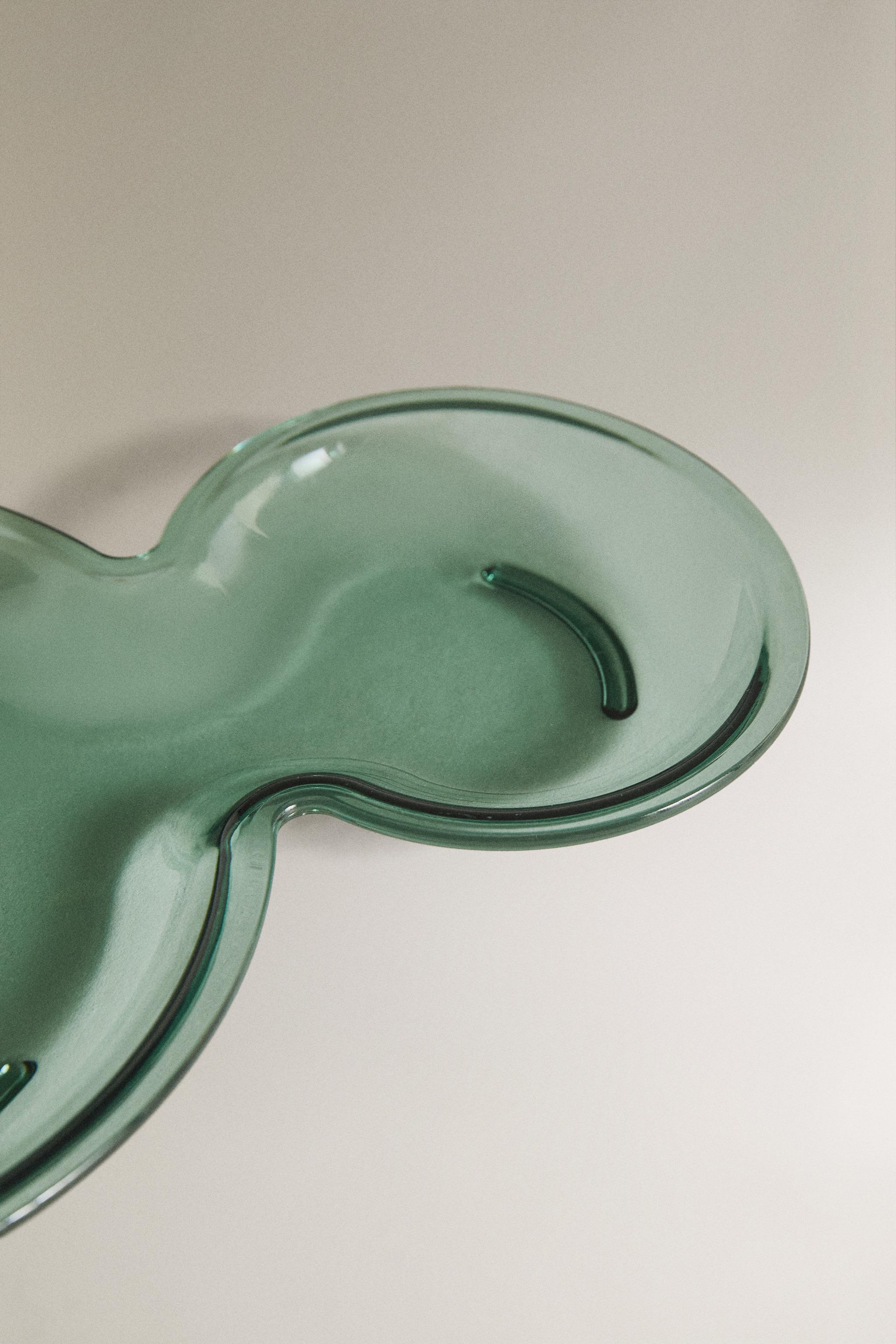 KIDS MICKEY & MINNIE SHAPED PLATE ©DISNEY